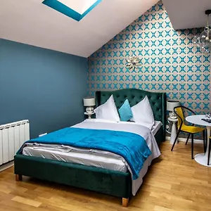 https://bourgeois-apartment-in-cultural-heritage-building-by-ruterra.praguehotelsweb.com