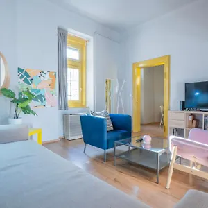 https://klau10-studio-apartment-in-party-district.inbudapesthotels.com